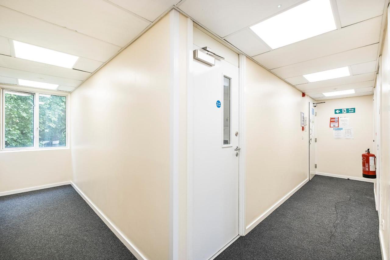 Private Rooms In Colindale - Sk The Hyde Exterior photo